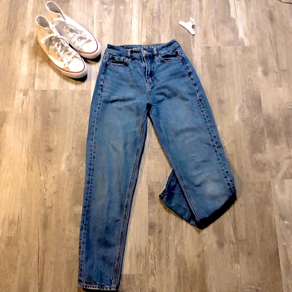 I am selling these cute blue American Eagle jeans